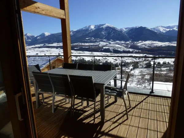 Balcon avec vue sur les montagnes
