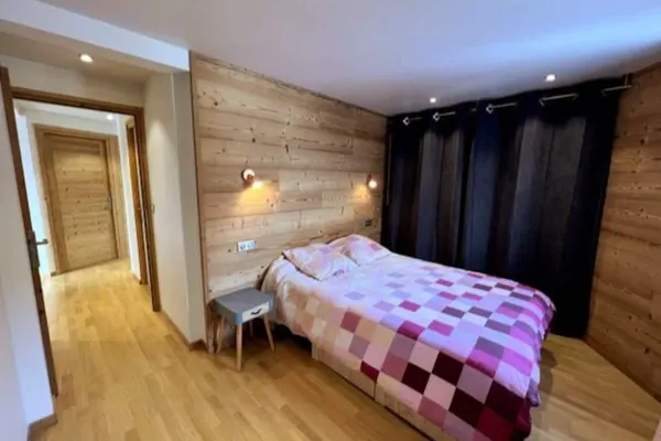 Chambre avec lit double